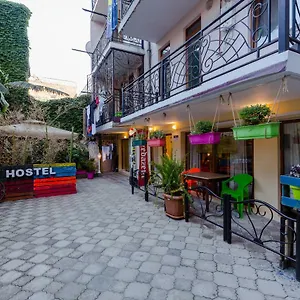 旅馆 巴统冲浪旅馆